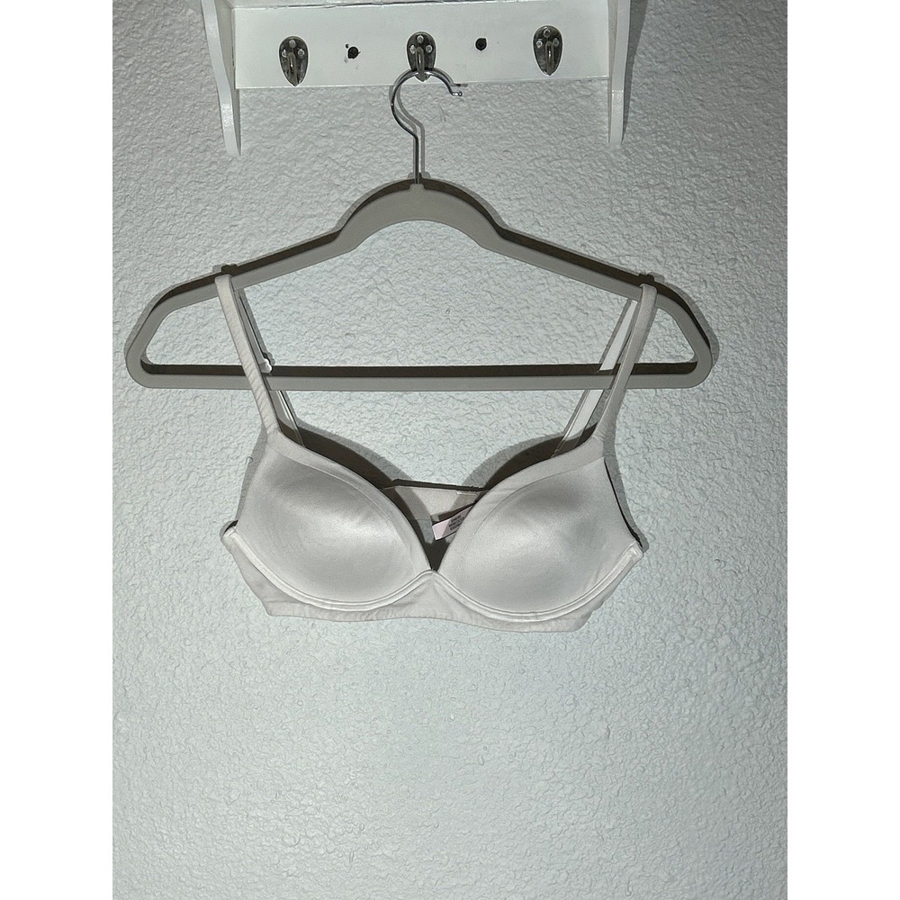 Victorias Secret 32C Body By Victoria No Wire Bra White